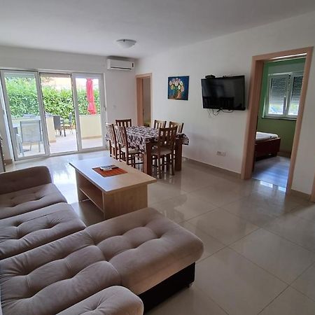 Apartments Bellator Šilo Esterno foto