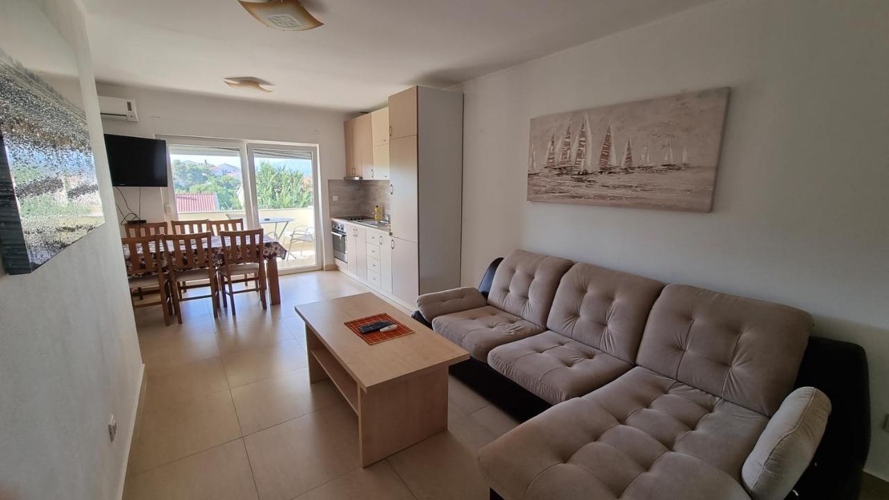 Apartments Bellator Šilo Esterno foto