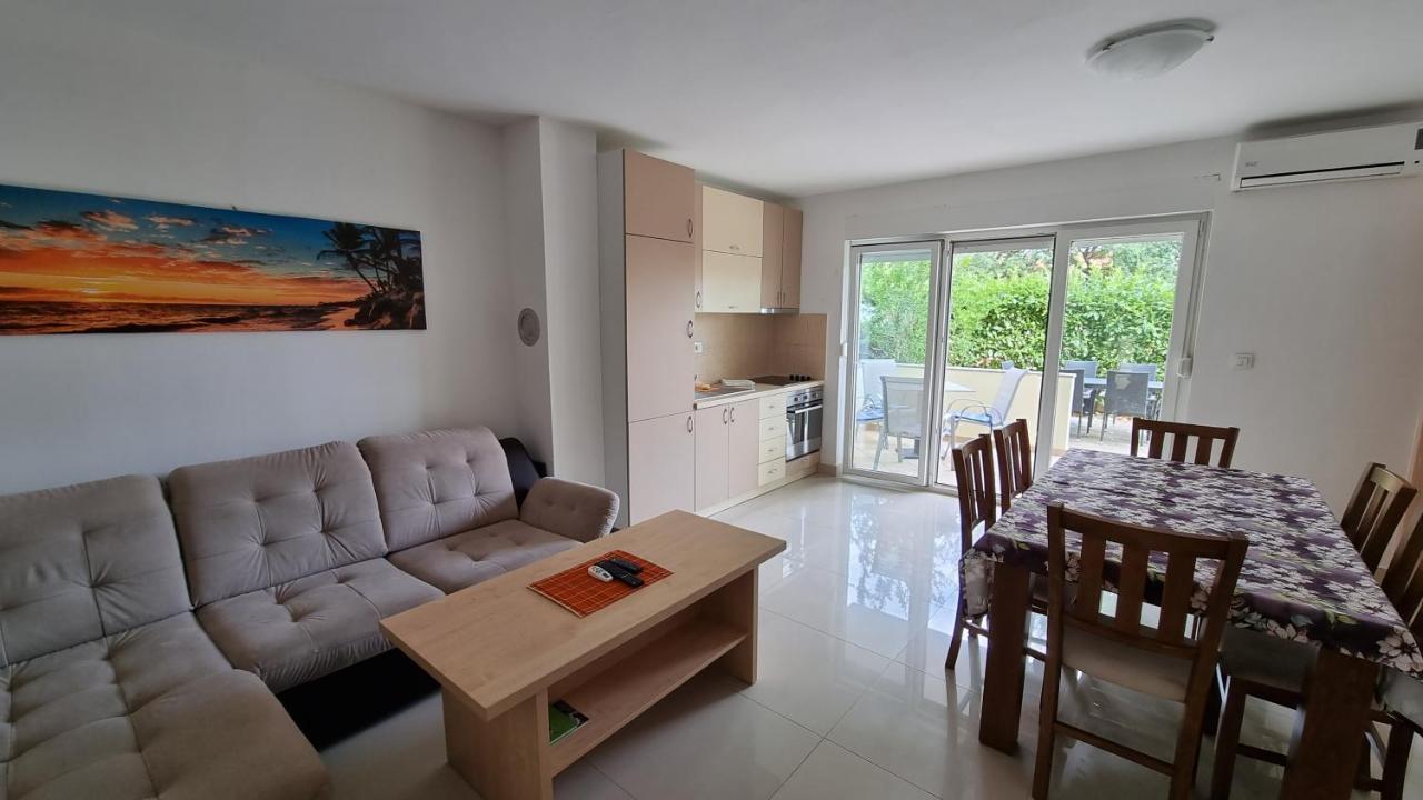 Apartments Bellator Šilo Esterno foto