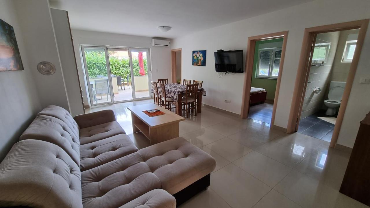 Apartments Bellator Šilo Esterno foto