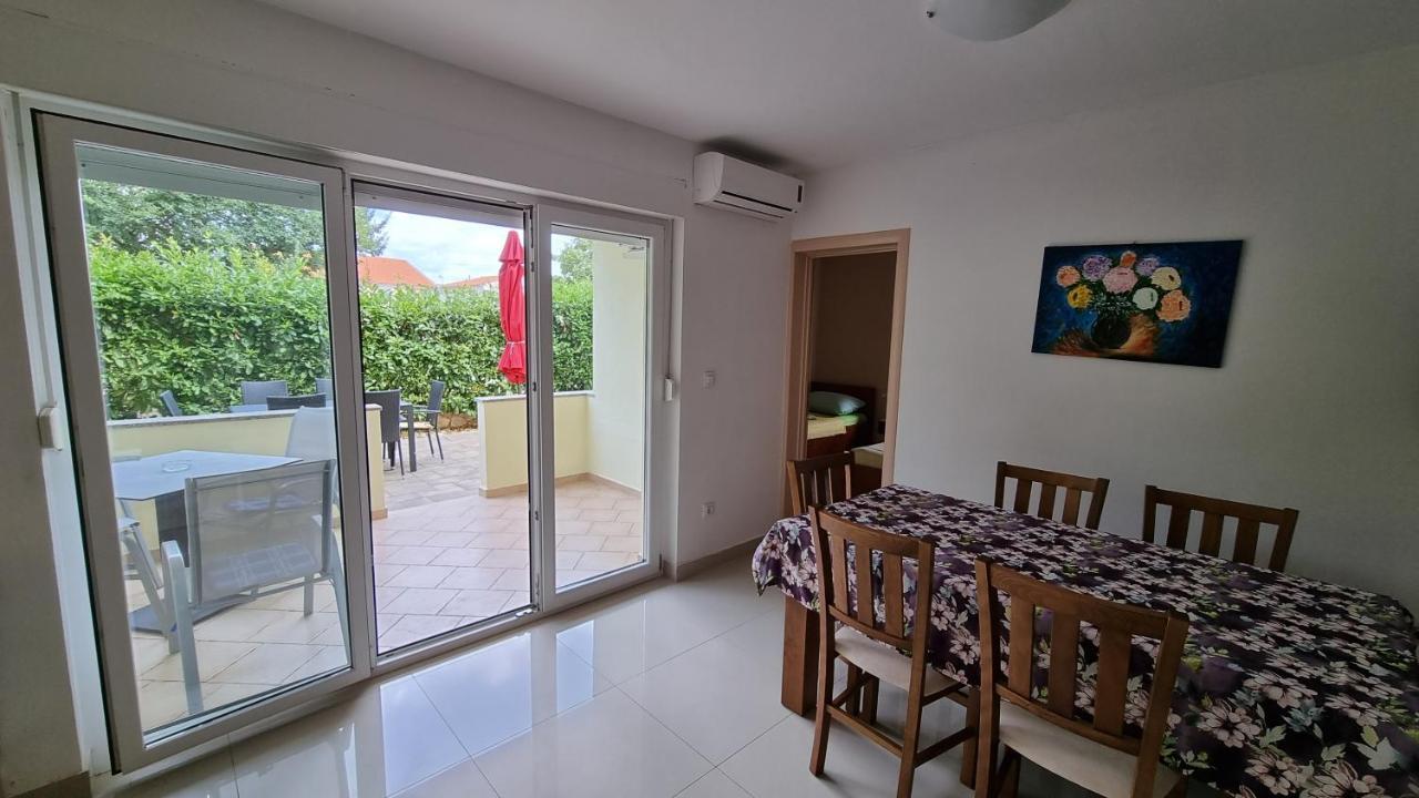 Apartments Bellator Šilo Esterno foto