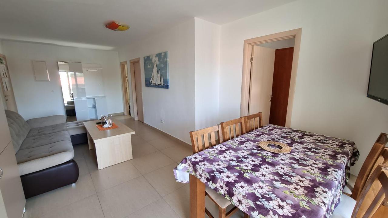 Apartments Bellator Šilo Esterno foto