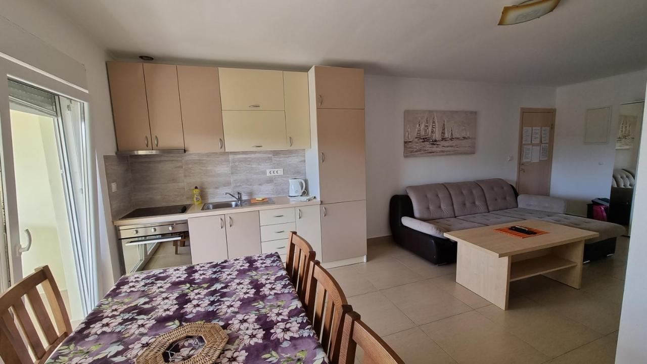 Apartments Bellator Šilo Esterno foto