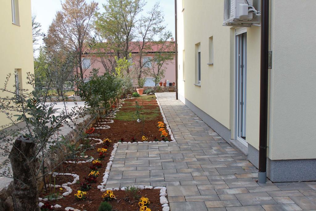 Apartments Bellator Šilo Esterno foto