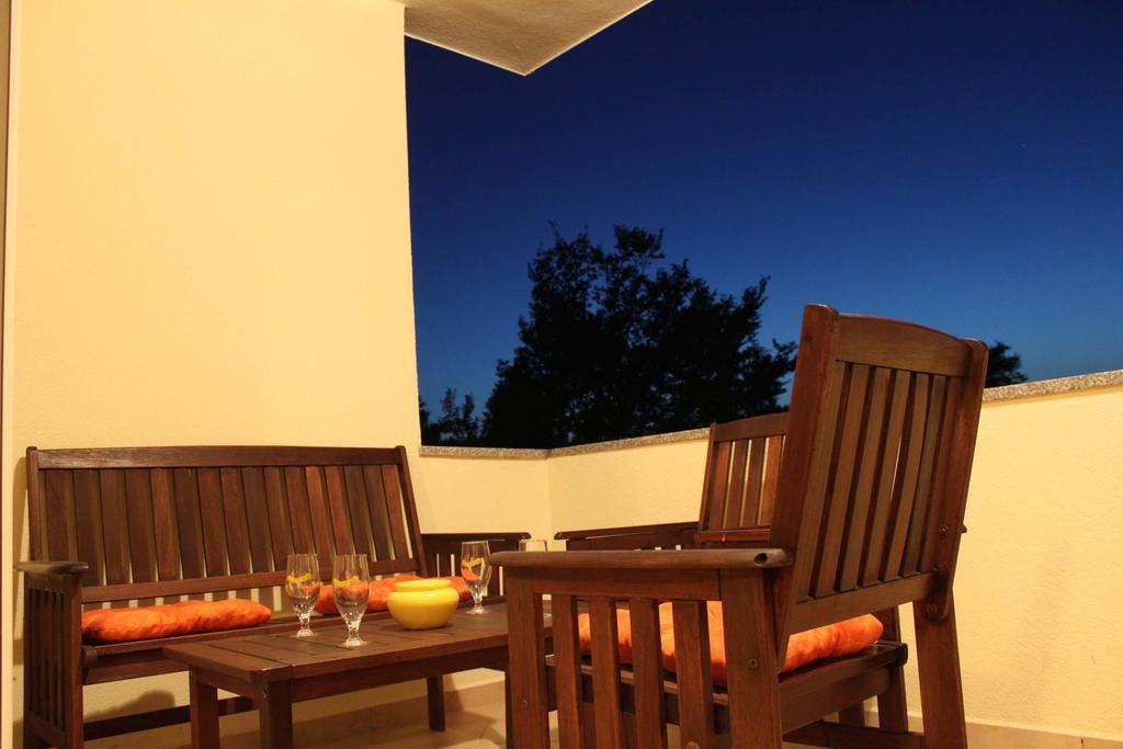 Apartments Bellator Šilo Esterno foto