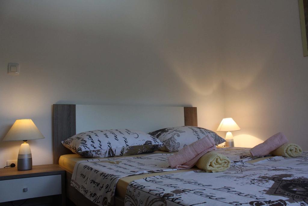 Apartments Bellator Šilo Esterno foto