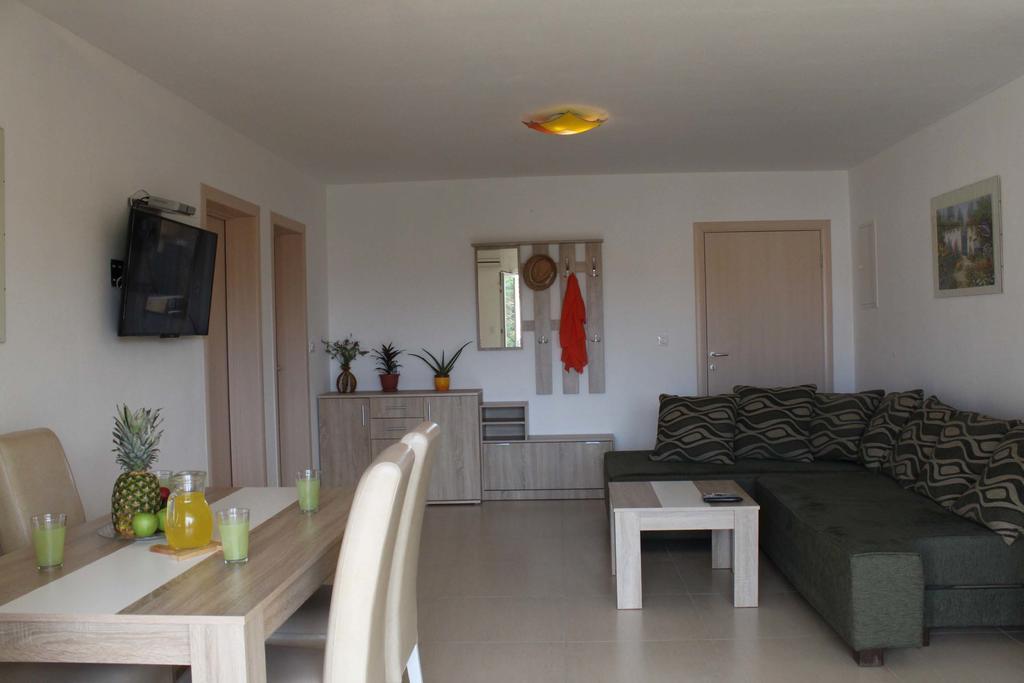 Apartments Bellator Šilo Esterno foto