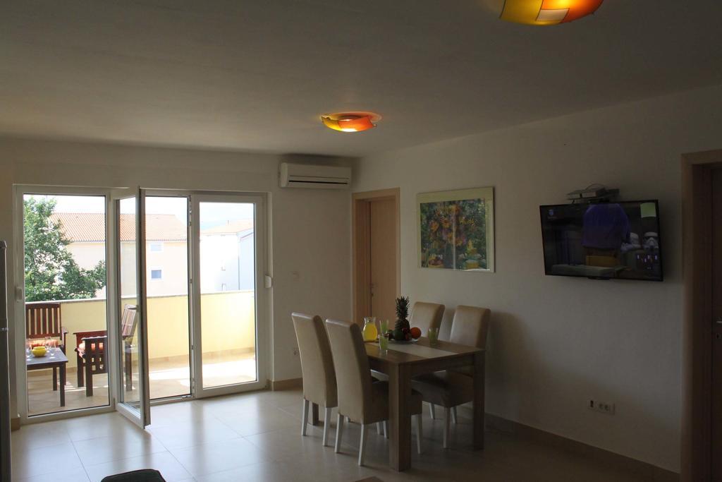 Apartments Bellator Šilo Esterno foto