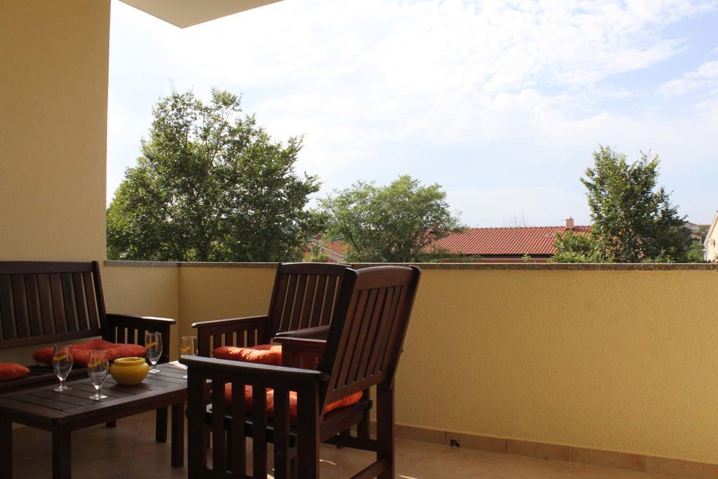Apartments Bellator Šilo Esterno foto