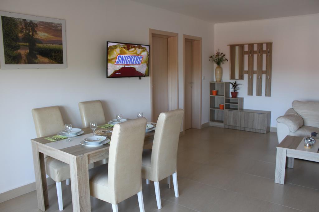 Apartments Bellator Šilo Esterno foto