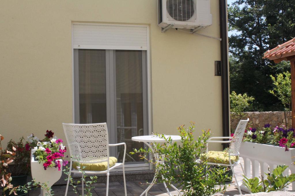 Apartments Bellator Šilo Esterno foto