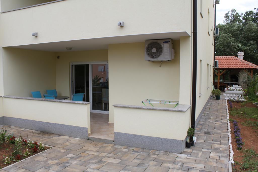 Apartments Bellator Šilo Esterno foto