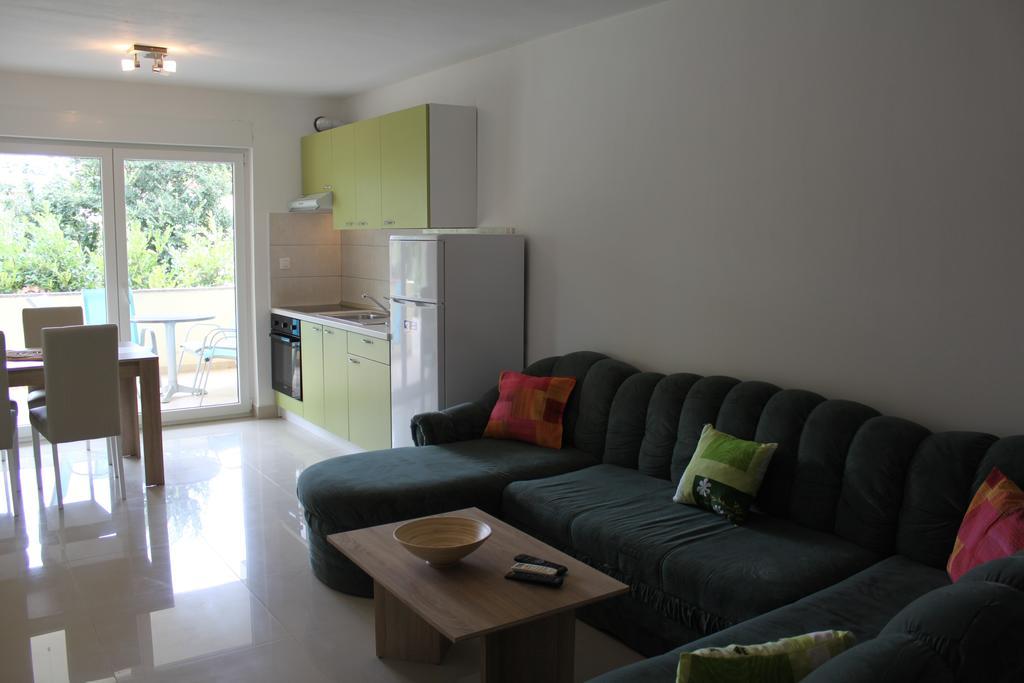 Apartments Bellator Šilo Esterno foto