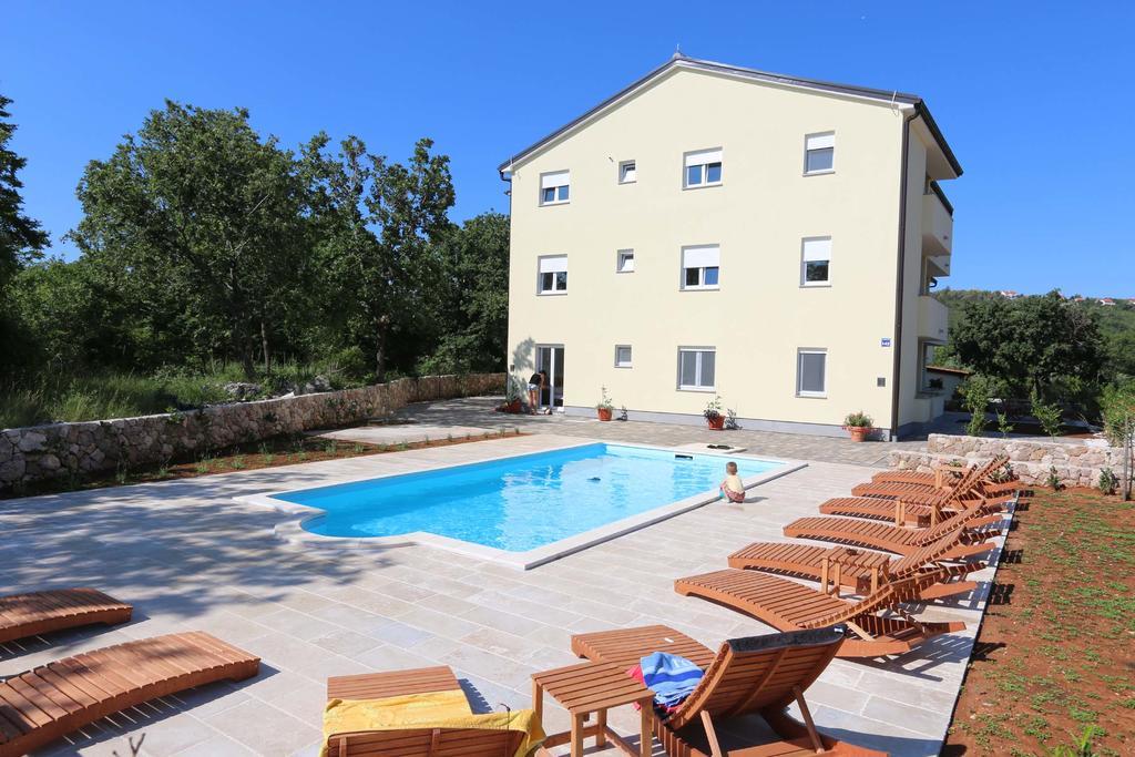 Apartments Bellator Šilo Esterno foto